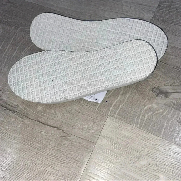 NWT-Sanuk/ sea foam green - Picture 3 of 5